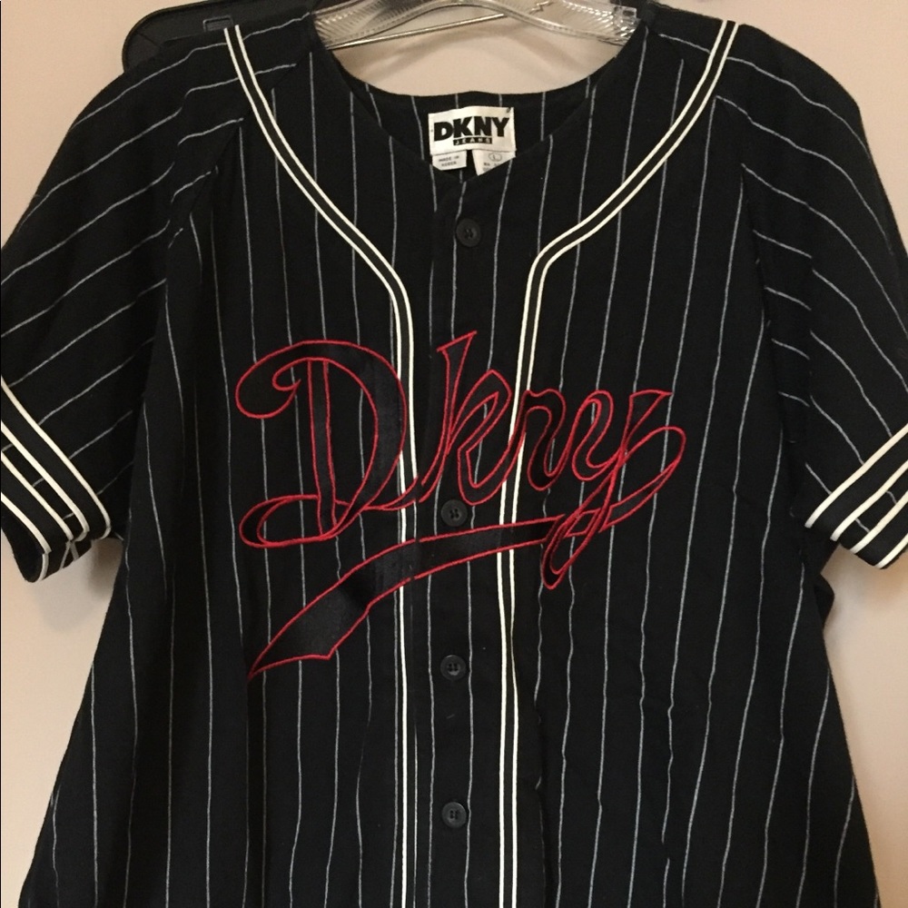 DKNY baseball tee